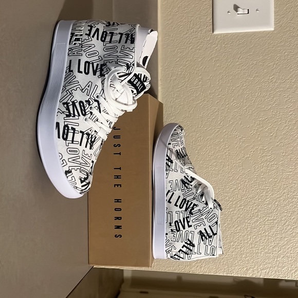 NOBULL Shoes - NWT Nobull Project canvas trainer “all love” edition